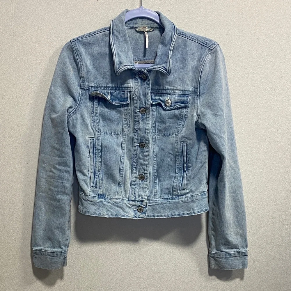 Free People Light Wash Cropped Denim Jacket Small - Picture 4 of 13